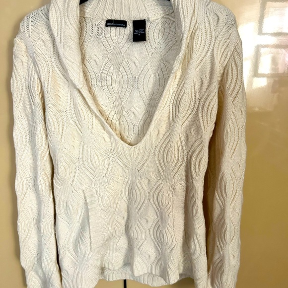 sweater - Picture 2 of 2